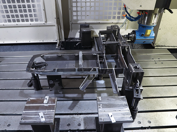 龍(long)門銑床加工