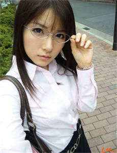 《水川菜菜子》