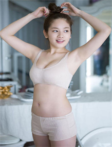 《喂饱欲求不满的熟妇》